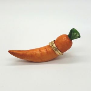 Carrot shaped trinket box unbranded excellent condition
